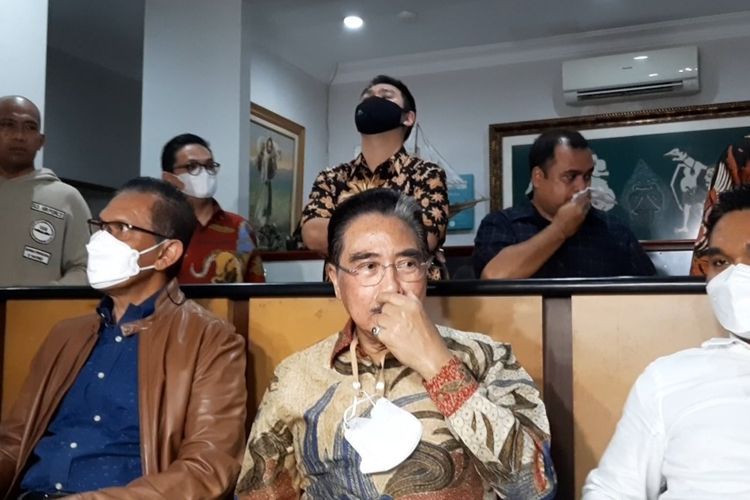 Hotma Sitompoel saat ditemui di kantor Lembaga Bantuan Hukum (LBH) Mawar Saron, Sunter, Jakarta Utara, Selasa (6/4/2021)