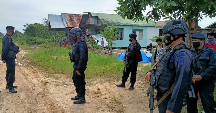 Aparat kepolisian menjaga ketat lokasi penyerangan warga Palaran