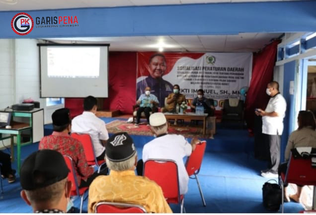 Susana saat penyampaian Sosper Pajak di daerah Muara Pahu yang diadakan Anggota DPRD Kaltim Ekti Emanuel di Dapil Kubar.