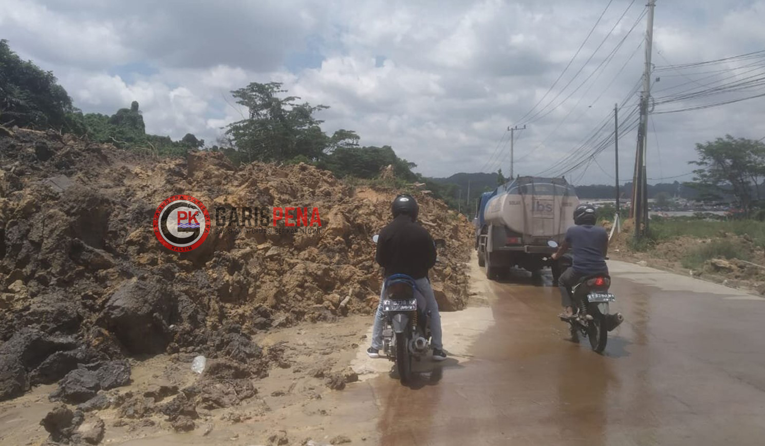 Potret tanah longsor di kawasan Teluk Bajau, tepatnya di Jalan Pattimura, Kelurahan Mangkupalas, Kecamatan Samarinda Seberang.
