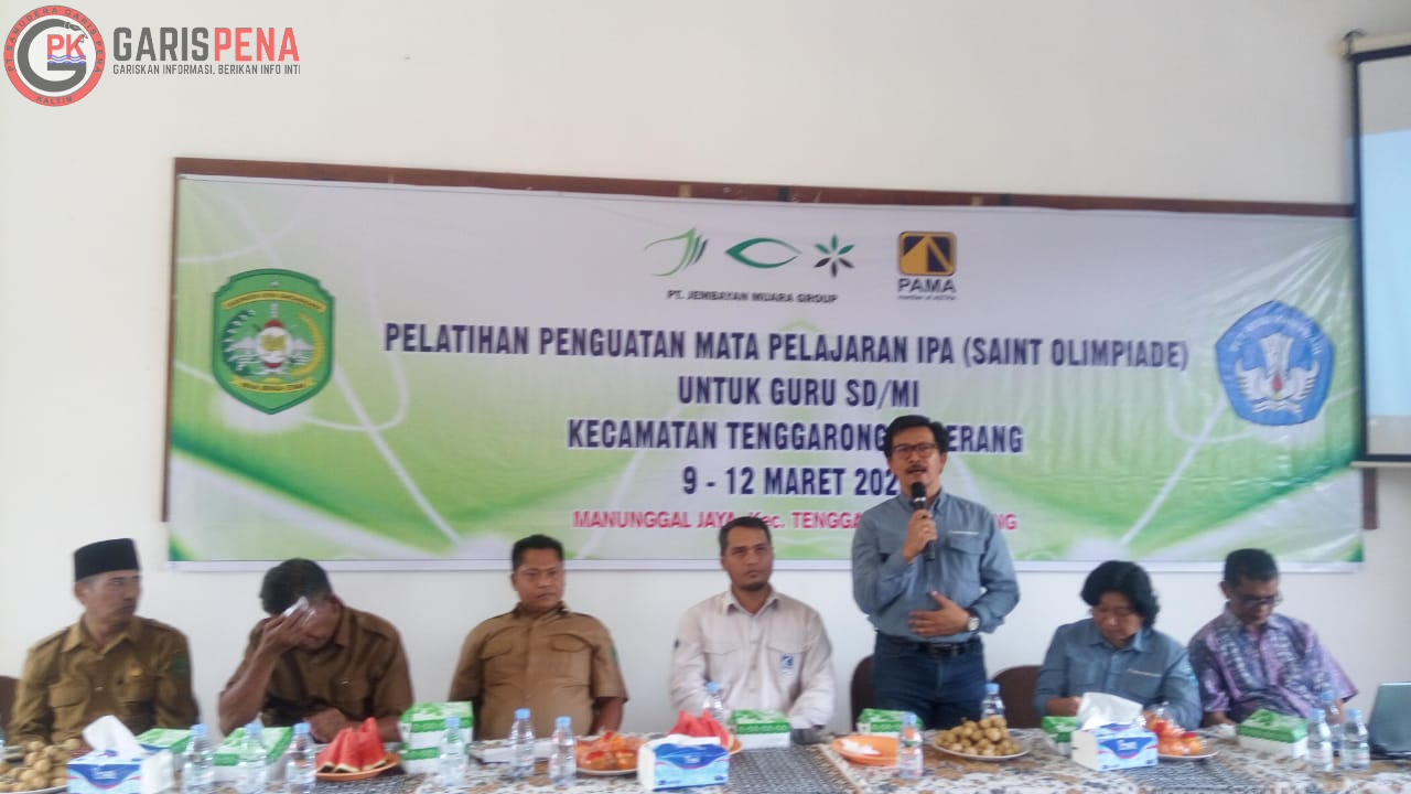 Kabag CSR PT JMB Adi Prasetyo saat memberikan sambutan di acara peningkatan Kapasitas SDM Guru SD/MI di Tenggarong Seberang
