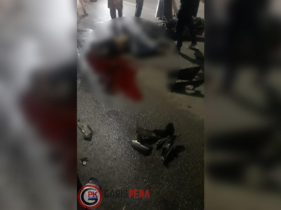 Pemotor Dihantam Fortuner, Darah Segar Berceceran di Depan SD YPK