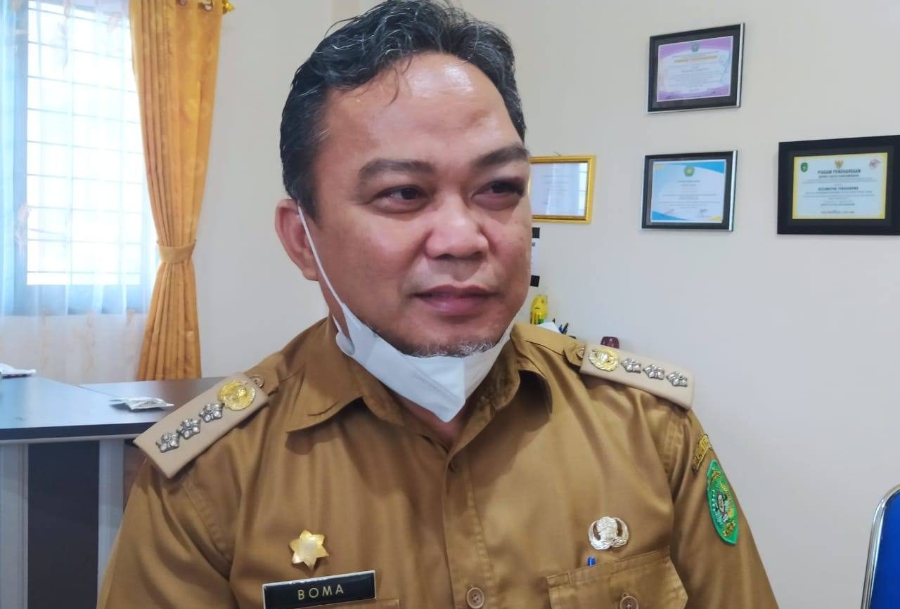 Camat Tenggarong, Afran Boma Pratama.