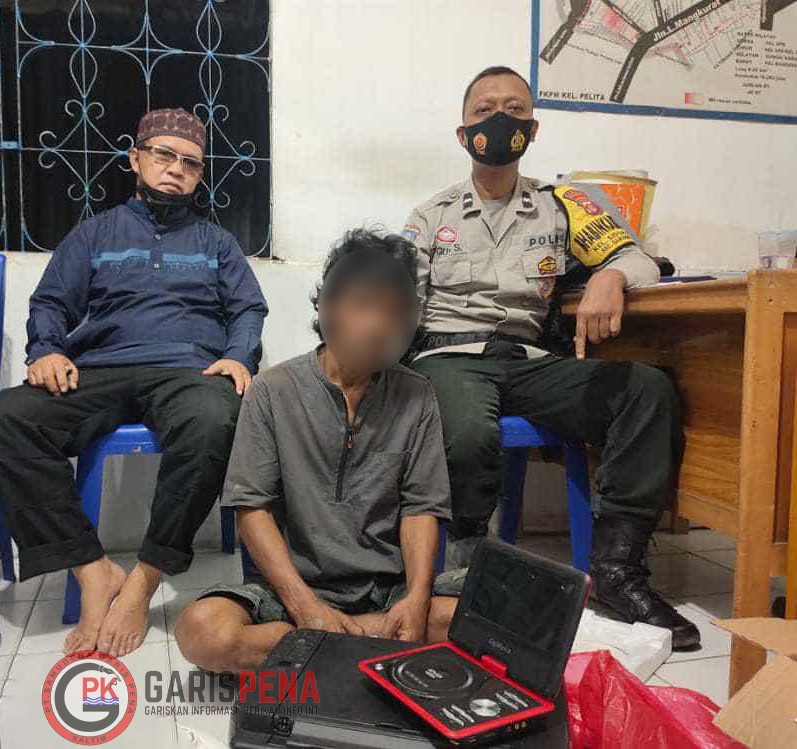 IW saat diamankan di Posko FKPM Pelita