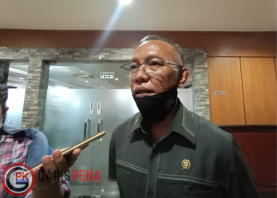 Foto : Awak Media sedang Mewancarai Pak Wakil Ketua DPRD Kaltim MUHHAMAD SAMSUN.