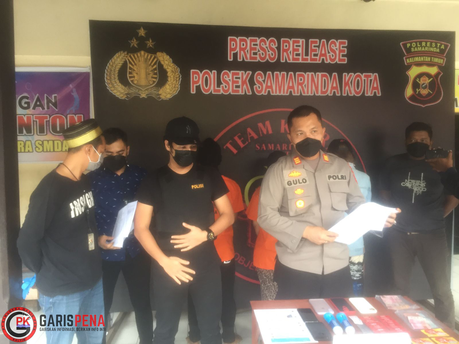 Foto: Polsek Samarinda Kota saat menggelar release terkait kasus prostitusi online (Istimewa)