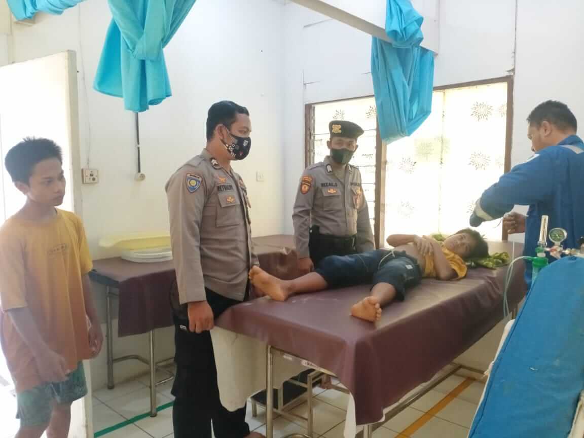 Foto : RP korban selamat dari gigitan buaya saat berada di Klinik Pertamina, Kutim (Istimewa)