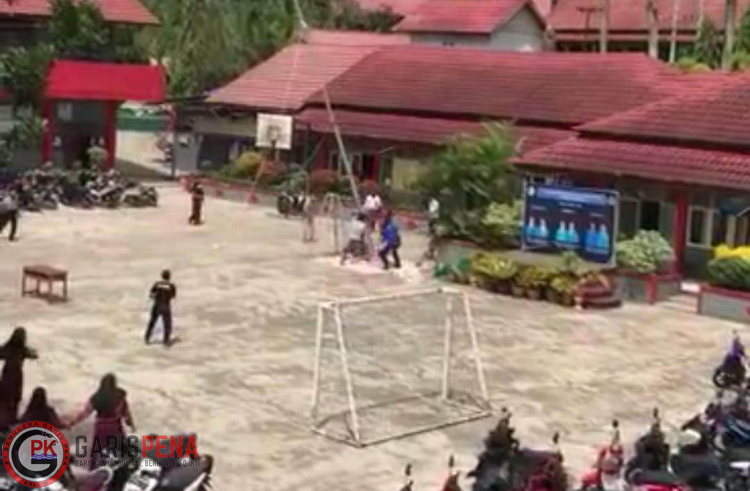 Foto: Potongan video detik-detik tiang bendera menimpa Vierly