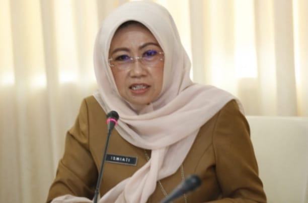 FOTO : Kepala Bapenda Kaltim, Hj Ismiati