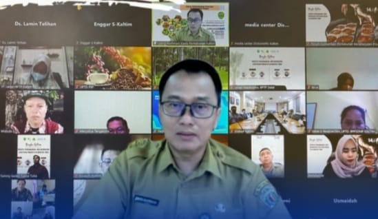 FOTO: Kepala Dinas Perkebunan Kaltim Ujang Rahmad