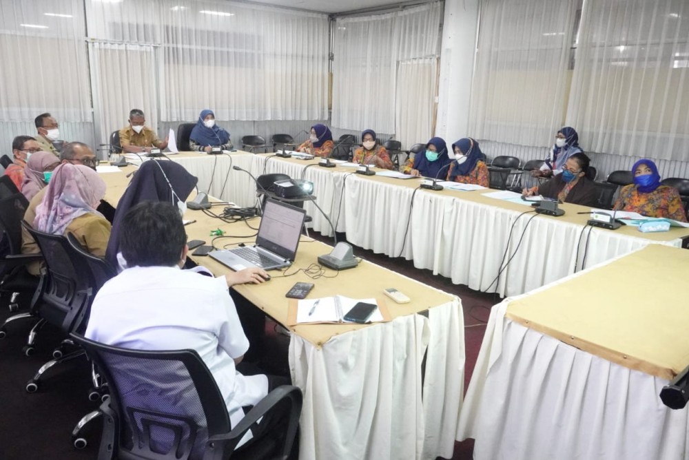 KOORDINASI: Rapat persiapan peringatan HKG-PKK dan Puncak Pencanangan BBGRM Kaltim di ruang rapat DPMPD Kaltim, Selasa (5/4).