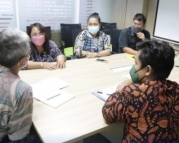 KOORDINASI: Rombongan Kominfo Kaltim saat diterima perwakilan LKPP RI untuk menjelaskan seputar kebijakan dan prosedur terbaru tentang penggunaan media publikasi.