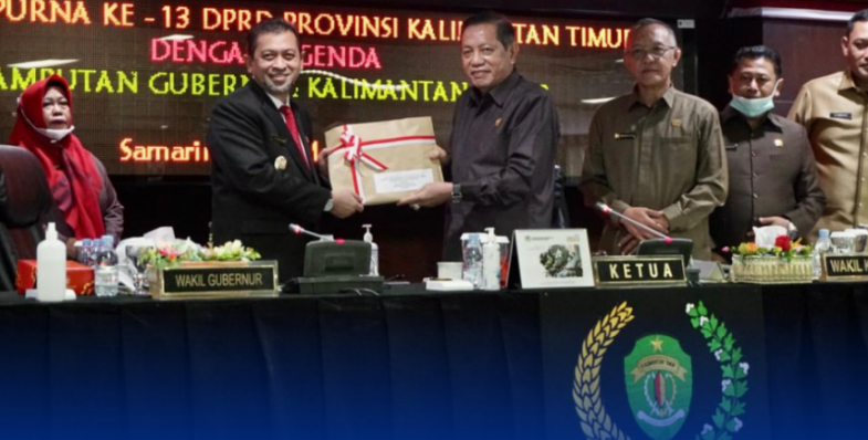 HADIRI RAPAT: Wakil Gubernur Kalimantan Timur H. Hadi Mulyadi menghadiri sidang Rapat Paripurna DPRD Prov. Kaltim ke - 13 dengan agenda Penyampaian Rekomendasi Pansus Pembahas LKPJ.