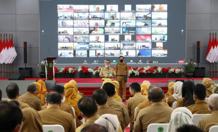 FOTO : Pelantikan tersebut dihadiri undangan baik secara luring maupun daring bertempat di Pendopo Odah Etam, Senin (30/5/2022).