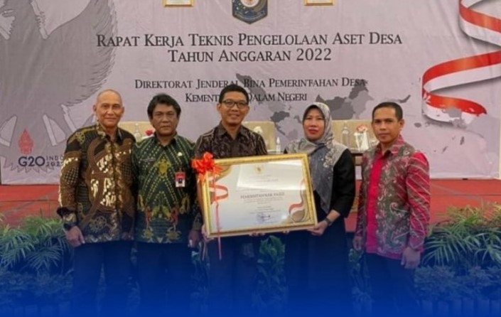 MEMBANGGAKAN: Kaltim Raih Penghargaan Binwas Bidang Pengelolaan Aset Desa Dan Tepat Waktu Penyampaian LHI