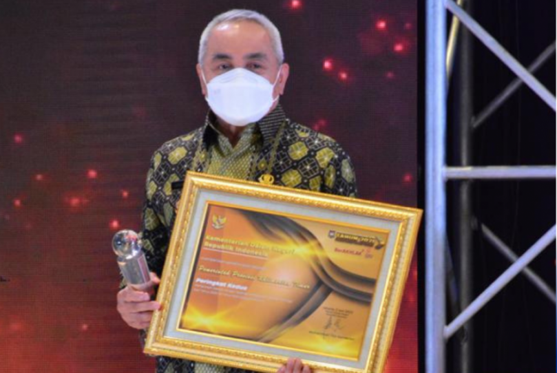 FOTO : Gubernur Kaltim, H Isran Noor