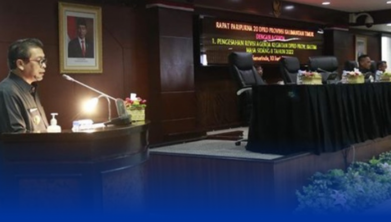 SAMPAIKAN: Wagub Kaltim Hadi Mulyadi saat menyampaikan tanggapan dan Komitmen Pemprov Kaltim.