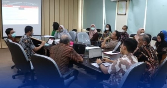 Foto : Suasana rapat Koordinasi antar Bidang Perencana terkait verifikasi Isian RKPD di Ruang Rapat Propeda.