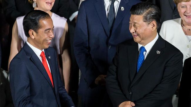 Lawatan Jokowi ke China menjadi sorotan lantaran dilangsungkan ketika kisruh Perang Rusia vs Ukraina menyelimuti pertemuan G20 tahun ini yang diketuai Indonesia. (Foto: Tomohiro Ohsumi / POOL / AFP)