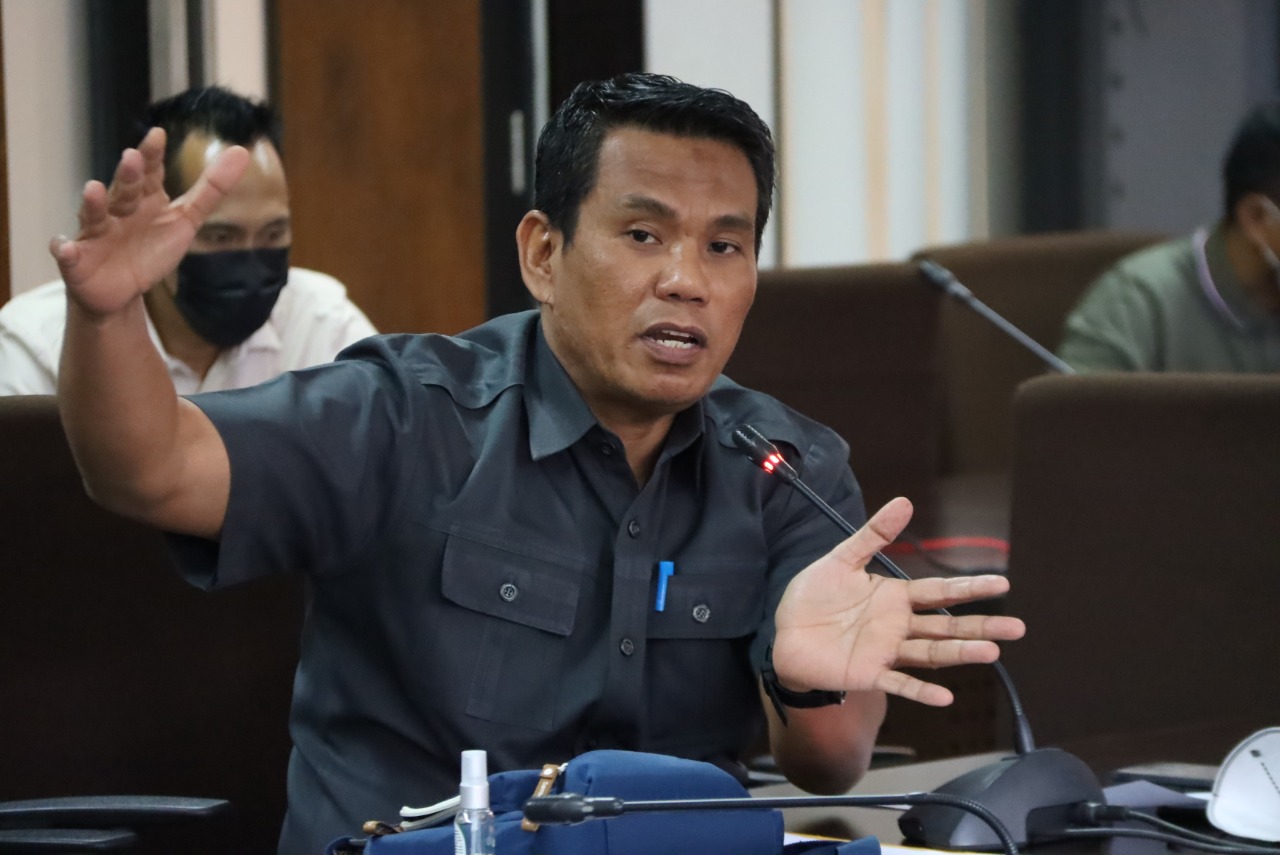 FOTO : Ketua Bapemperda DPRD Kaltim, Rusman Ya’qub
