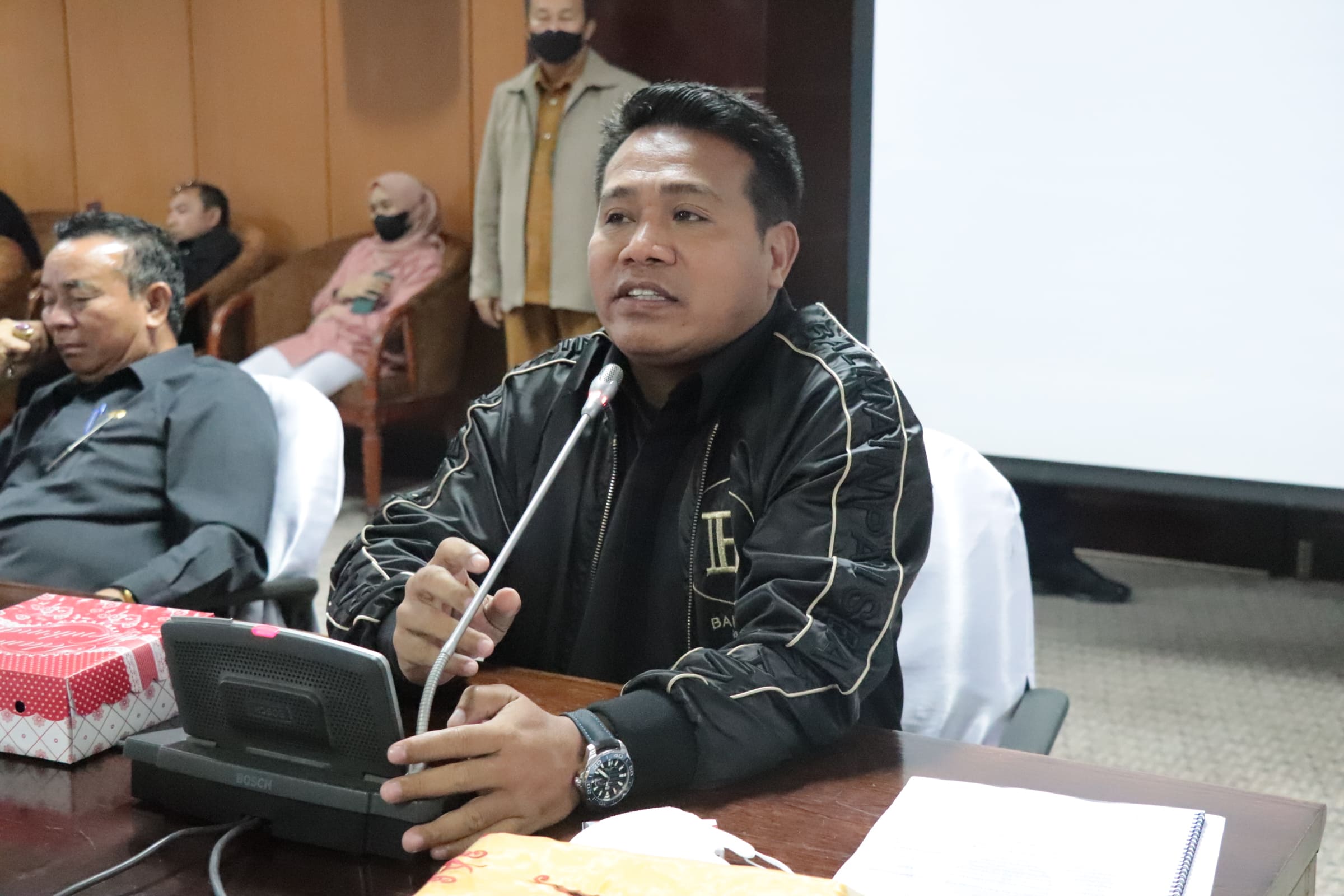 FOTO : Ketua Panitia Khusus (Pansus) Investigasi Tambang Syafruddin