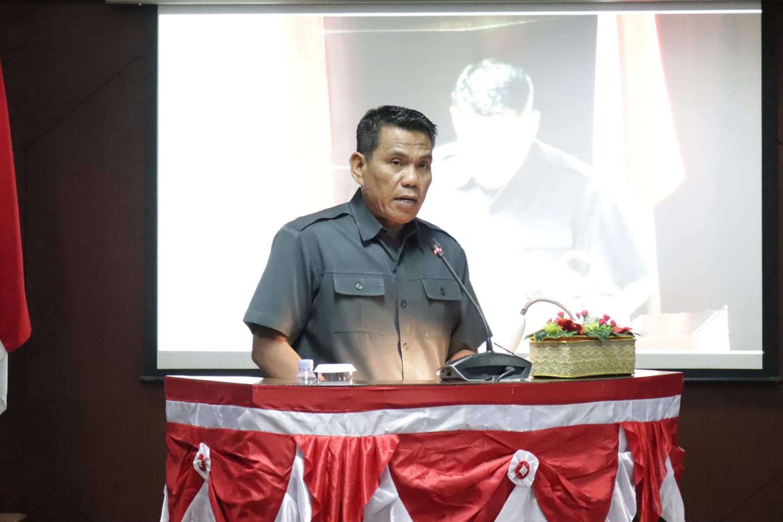 FOTO : Ketua Badan Pembentukan Perda (Bampemperda) Rusman Ya’qub