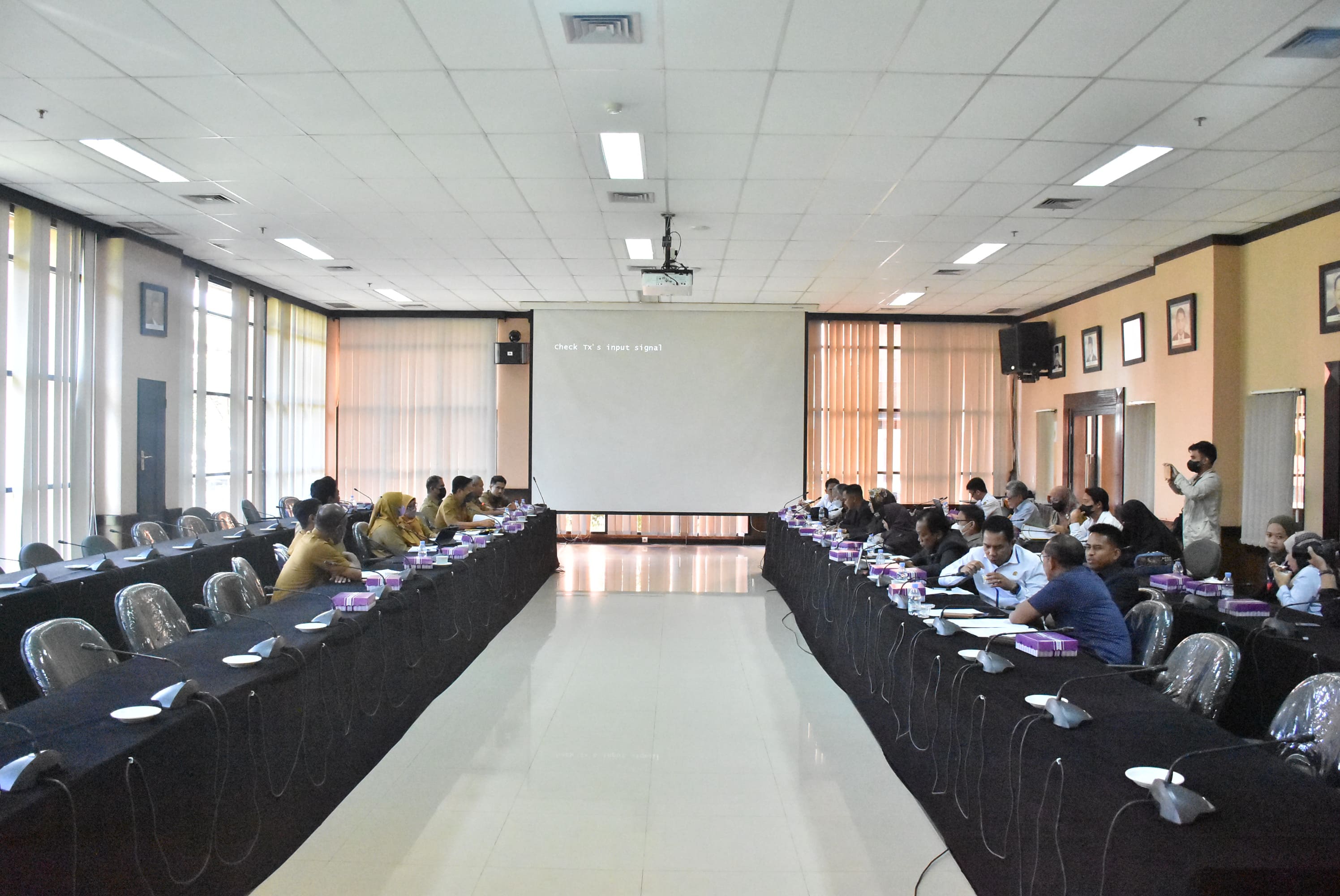 FOTO : Suasana RDP Pansus Investigasi Pertambangan DPRD Kaltim dengan pemangku kepentingan dari Pemprov Kaltim.