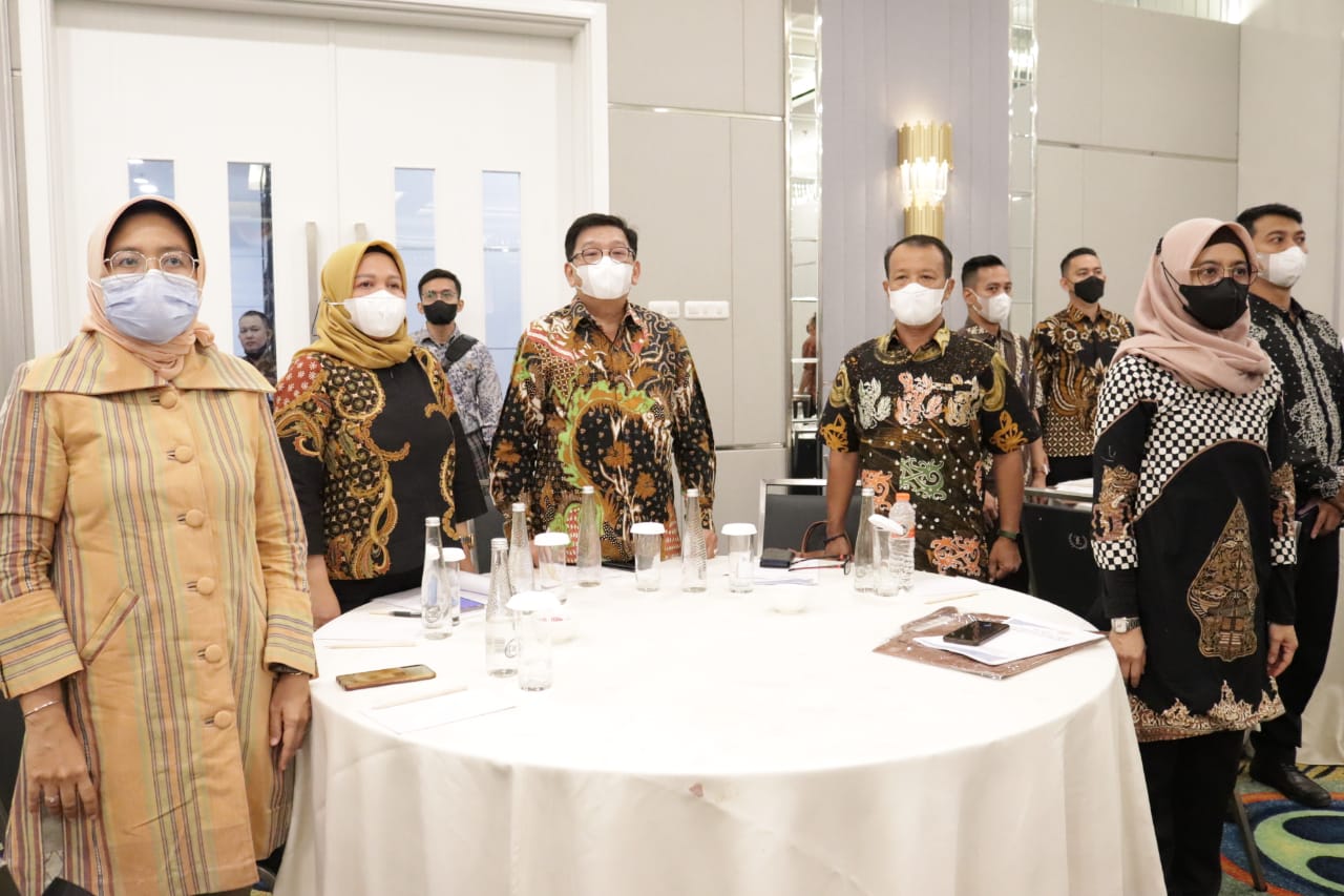 FOTO : FORUM ILMIAH : Sekretaris Dewan Muhammad Ramadhan saat menghadiri acara Forum Ilmiah Nusantara (FIN) Seri I di Ballroom Hotel Leedon Surabaya, Rabu (9/11) lalu.