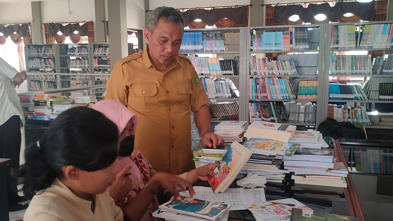 FOTO : Kepala Bidang Pengembangan dan Pembinaan Perpustakaan, Dispusip Kutim H Akhmad Zais