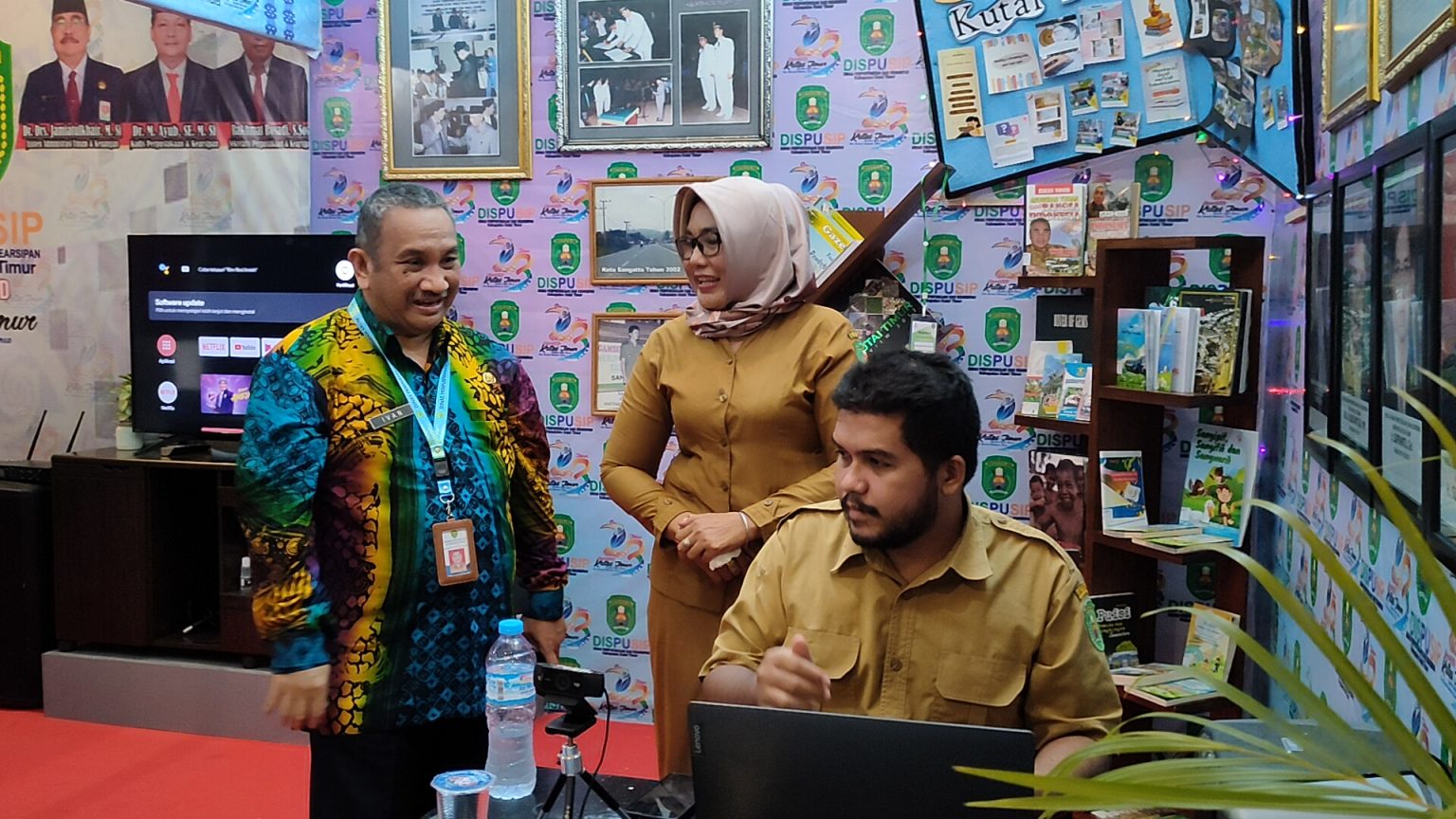 FOTO : Kepala DPK Kaltim Ajak Masyarakat Kutim, Meriahkan Stan Pameran DPK Kutim