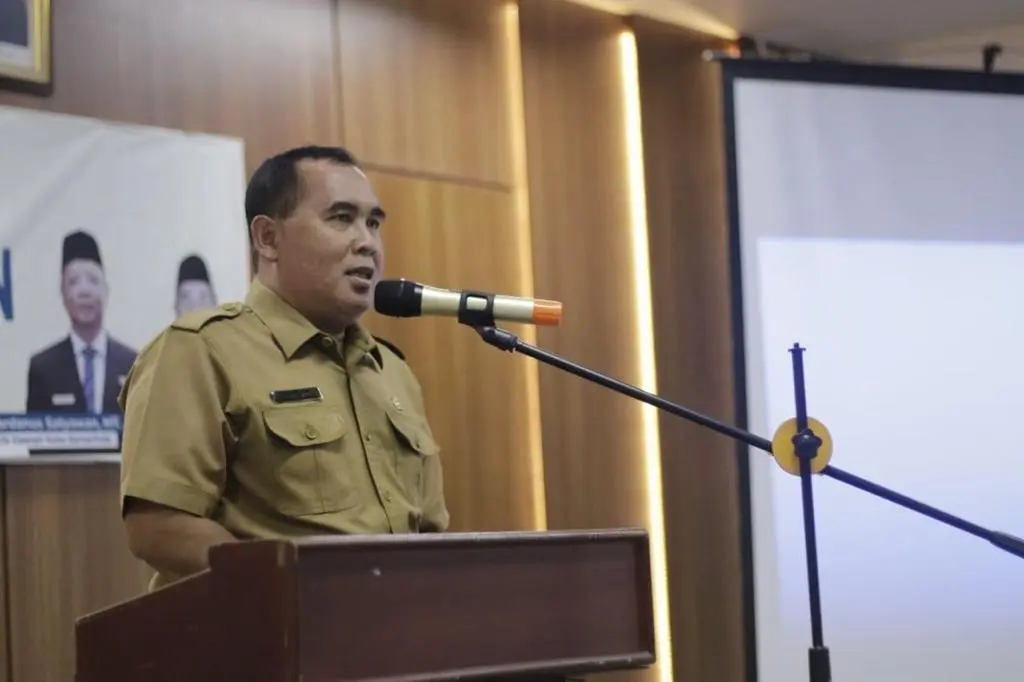 Foto Ketua DPRD Kaltim Hasanuddin Mas’ud saat rapat Komisi II dengan PT Pelindo dan Perusda MBS, Senin (7/11).