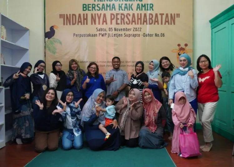 DIBUKA KEMBALI: Perpustakaan Dahor yang ada di Kelurahan Baru Ilir, Balikpapan disambut antusias masyarakat sekitar.