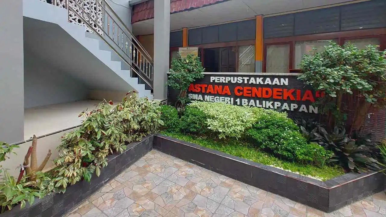 FOTO : Perpustakaan ASTANA CENDIKIA SMA Negeri 1 Balikpapan.