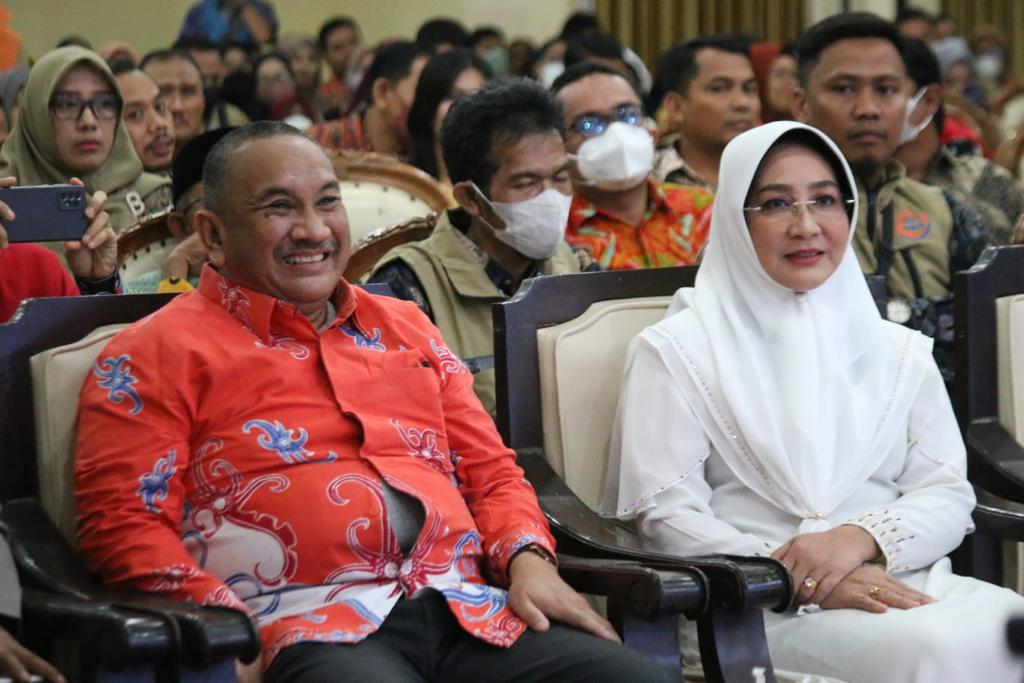 FOTO : Kepala DPK Kaltim, Muhammad Syafranuddin (kiri) bersama Bupati Berau Sri Juniarsih (kanan).
