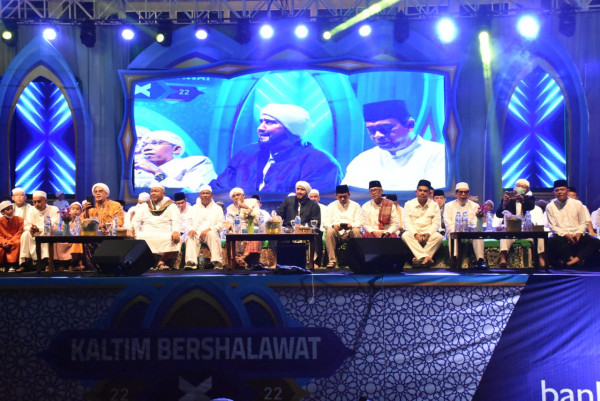 FOTO : Suasana Kaltim Bershalawat ke- X di Gelora Kadrie Oening, Sabtu (22/10/2022).