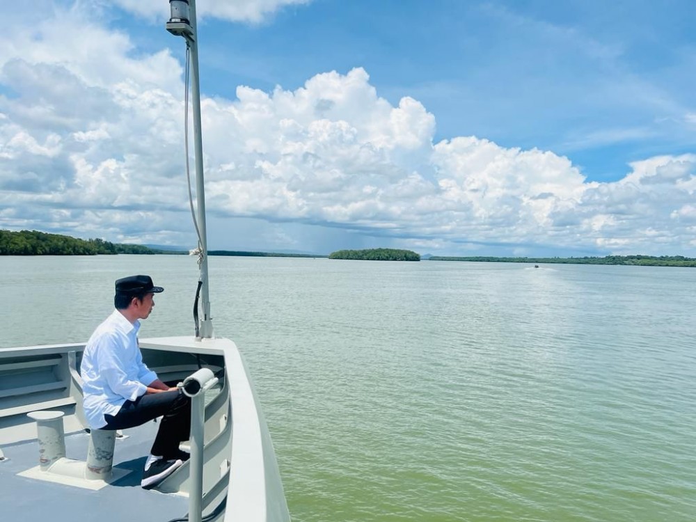 FOTO : Presiden Joko Widodo Saat Mengunjungi IKN Menggunakan Jalur Laut, Selasa (25/10/2022).