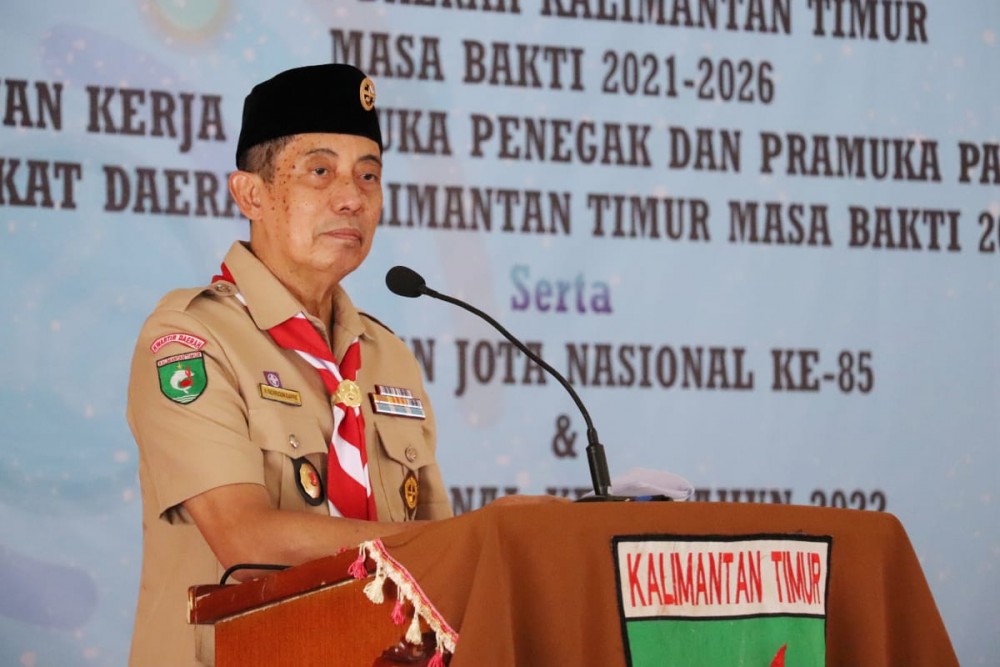 FOTO : Fachruddin Djapri saat memberikan sambutan dalam acara pelantikan kemarin.