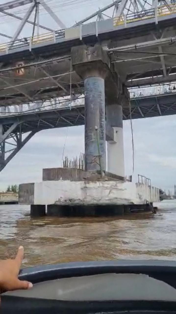 Foto: Jembatan Mahakam 5 di tabrak kapal tongkang batu bara (Istimewa)