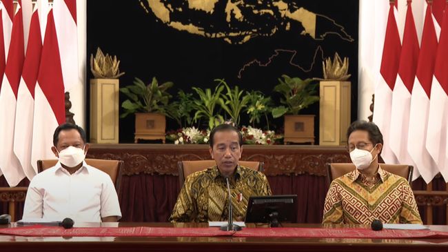 Presiden RI Joko Widodo saat mengabarkan penyetopan PPKM pada akhir 2022 lalu di Istana Kepresidenan, Jakarta. (Tangkapan layar youtube Sekretariat Presiden)