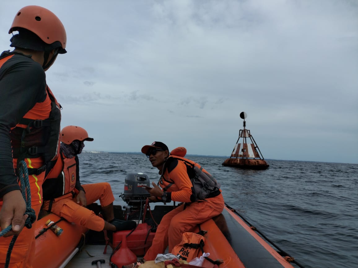 Foto: Tim SAR melakukan pencarian terhadap dua nelayan hilang di perairan Bontang (Istimewa)