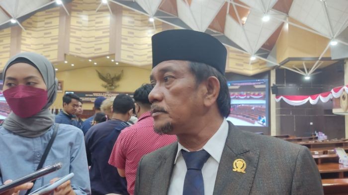 SAMPAIKAN: A. Jawad Sirajuddin, Anggota Pansus RTRW Kaltim