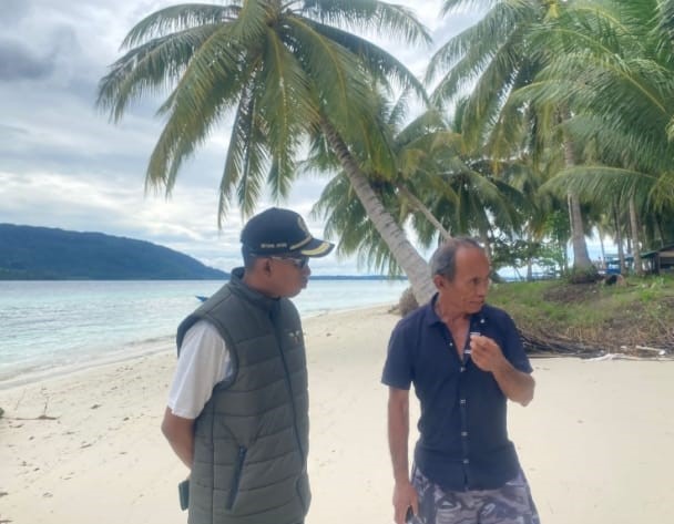 Foto : Anggota DPRD Kaltim Sutomo Jabir (kiri) saat melakukan kunjungan kemarin.