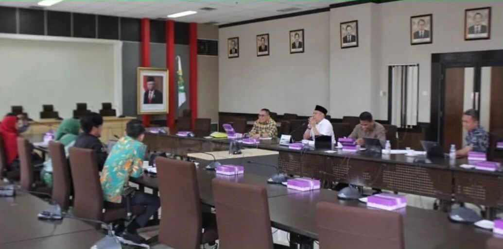 FOTO : Suasana Audiensi Bapemperda DPRD Kaltim bersama akademisi (Dosen) Hukum Unmul. (Foto: wartapedia.co.id/MF/HO)
