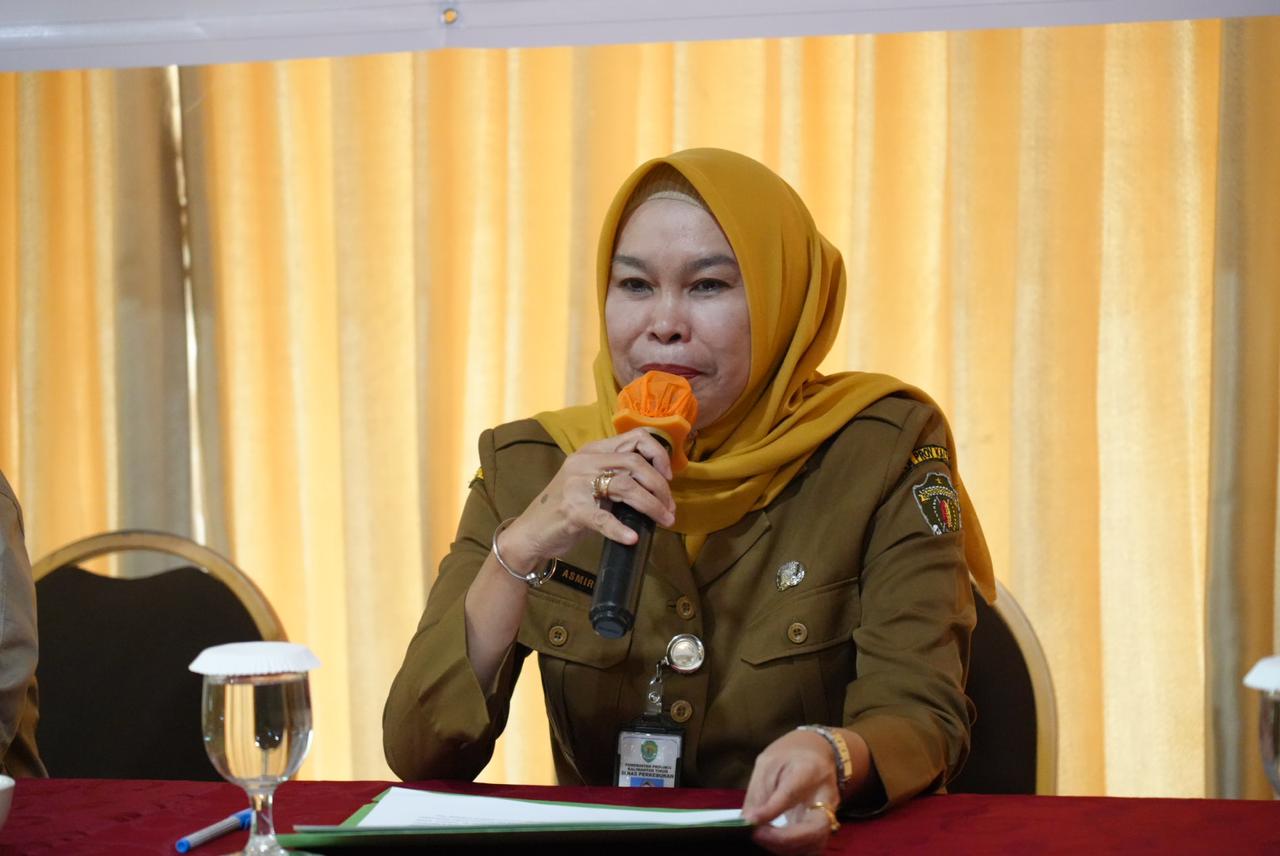 FOTO : Pelaksana Tugas Kepala Dinas Perkebunan (Disbun) Kaltim, Asmirilda.