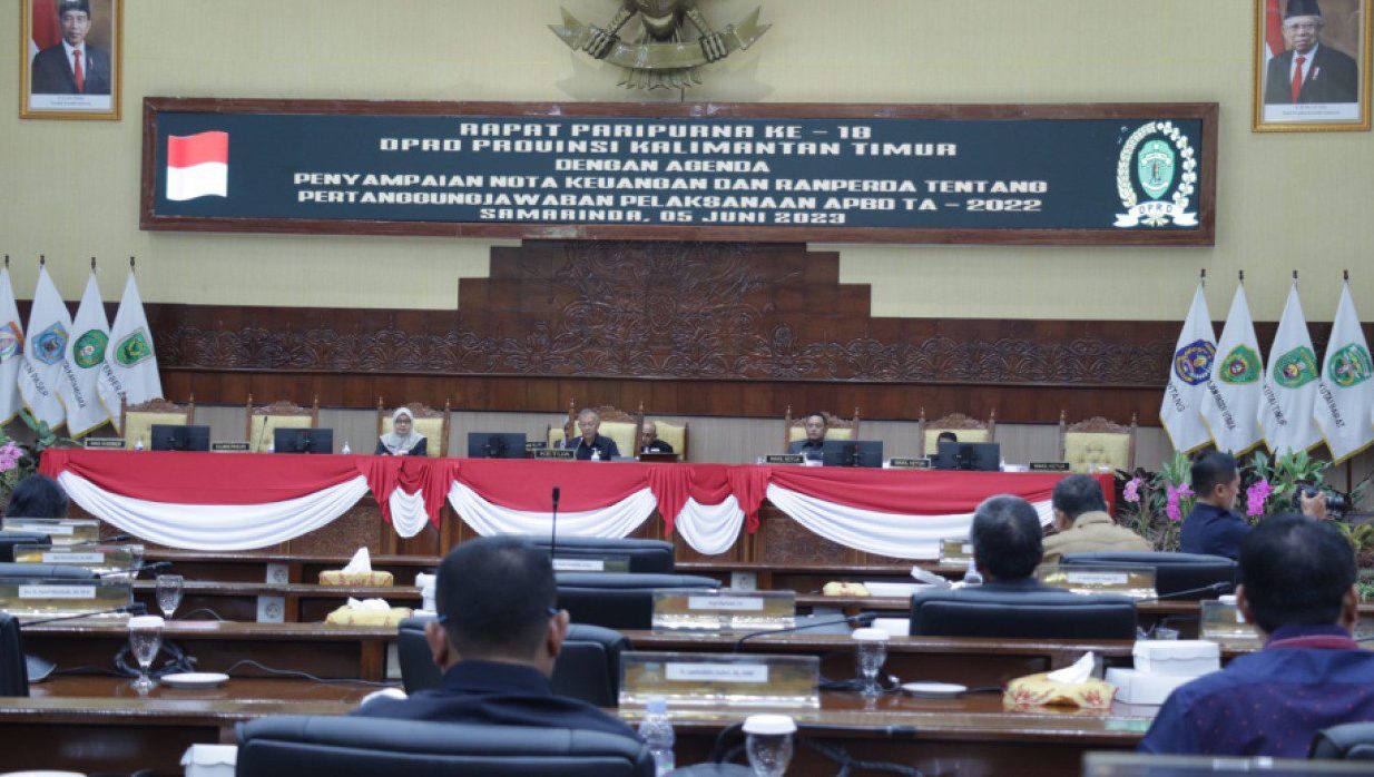 FOTO : Rapat paripurna tentang Nota Keuangan dan Ranperda tentang Pertanggungjawaban Pelaksanaan APBD Tahun Anggaran (TA) 2022.