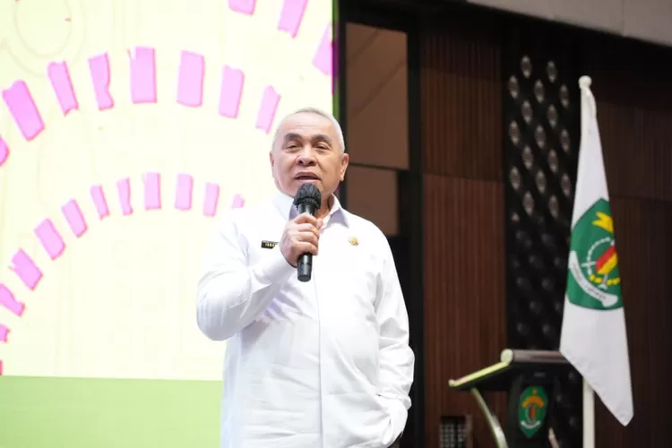 FOTO : Gubernur Kaltim, H Isran Noor.