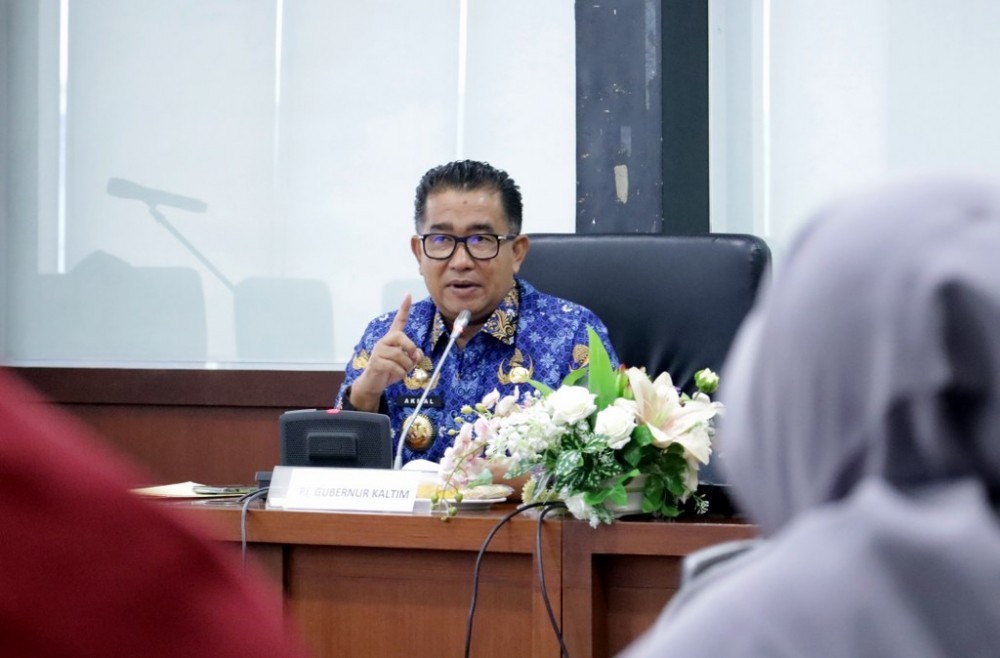 TERBANTU: Akmal Malik mengaku nyaman dengan birokrasi Pemprov Kaltim yang tertata baik, sehingga memudahkannya bekerja sebagai penjabat gubernur Kaltim.