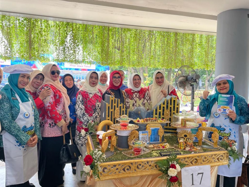 BERI SEMANGAT: Kreasi hidangan menarik TP PKK Balikpapan diyakini bisa meraih kemenangan di lomba masak Harkannas 2023.