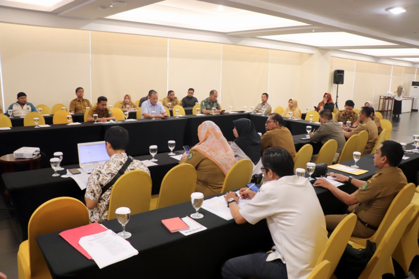 KOORDINASI: Rapat Badan Kesbangpol Kaltim dengan tim terpadu demi meraih hasil optimal dalam fasilitasi P4GN dan PN di seluruh daerah di Kaltim.