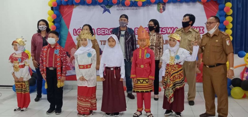 TUGAS BESAR: Menggelar perlombaan menjadi salah satu cara DPK Kaltim menarik perhatian masyarakat untuk meningkatkan minat baca.